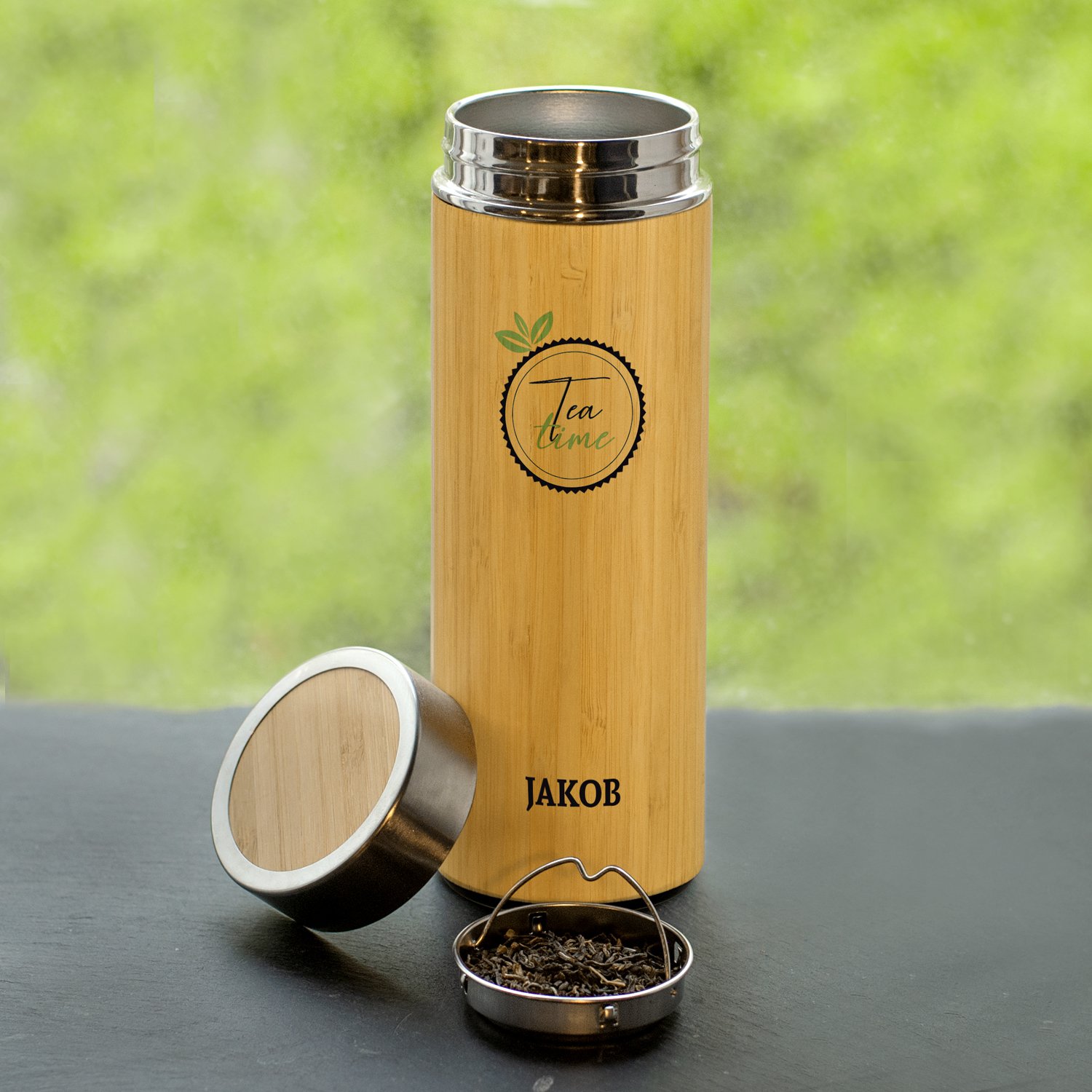 Teeflasche aus Edelstahl und Bambus mit Personalisierung